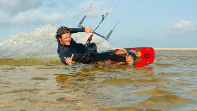 Kitesurfing Reviews - Ozone Element 2026