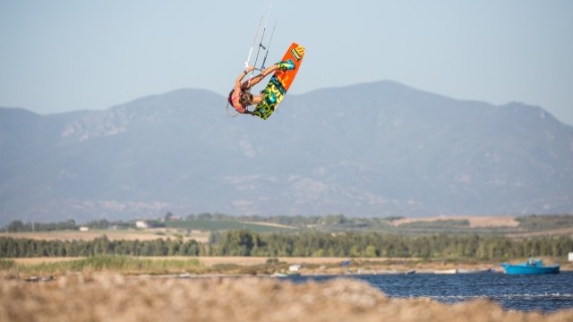 Kitesurfing Travel Guides - Sardinia (South)