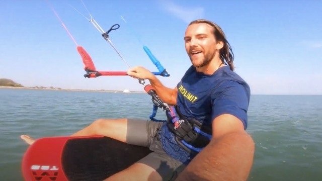Kite foiling in super light wind (5 kn) Naish BOXER S25