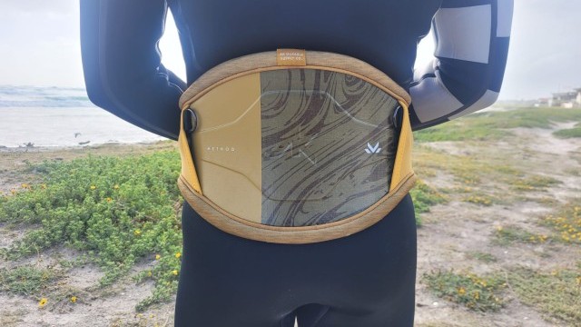 Kitesurfing Reviews - AK Durable Supply Co. Method RS Flaxfusion M 2023