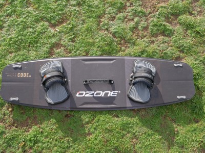 Ozone Code V3 138 x 41cm 2022 Kitesurfing Review