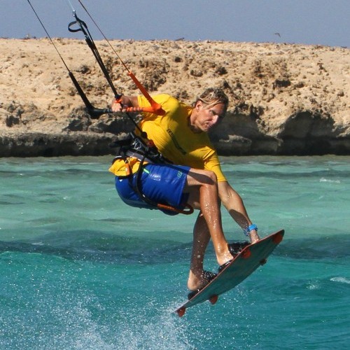 Toeside Popped Indy Grab Kitesurfing Technique