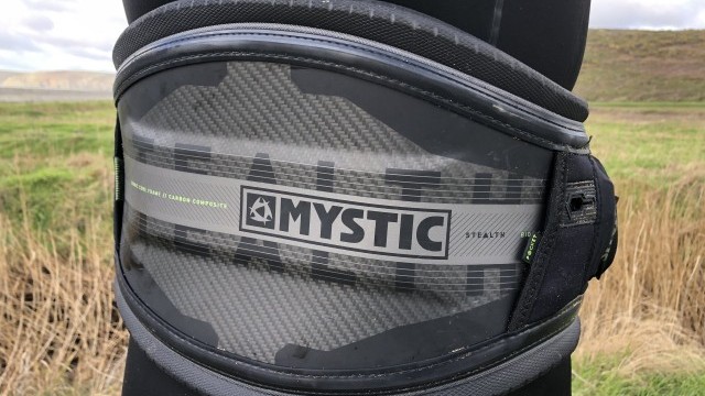 Kitesurfing Reviews - Mystic Stealth 2021