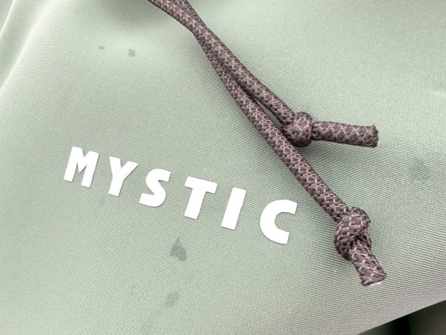 Mystic Haze Hoodie XS 2025 | Kitesurfing Reviews Mystic Haze Hoodie XS 2025 | Kitesurfing Reviews