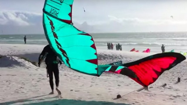 I hit 98km/h during a kiteloop KEVVLOG³ #1