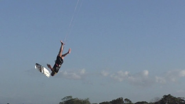 King Deadman DoubleSpin Flip - Toby Braeuer Airstyle.TV