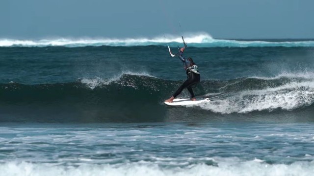 KITE SURFING A FOAMIE!!! - Court In The Act #VLOG 150