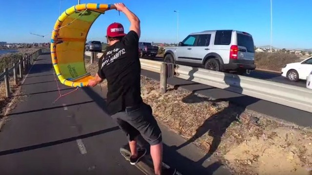 Skate Kiteboarding 40 KNOTS  (DON'T TRY THIS AT HOME) - #CourtInTheAct