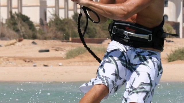 Kitesurfing Technique - Toeside Pop Out to Wrapped