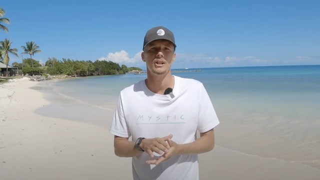 4 Tips For Learning How To Kitesurf FAST!