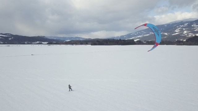 Snowkiting Bach