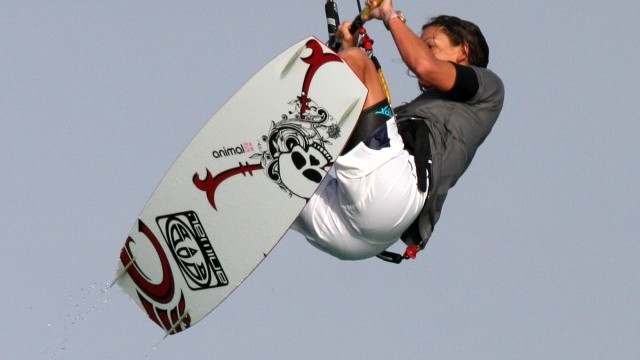 Kitesurfing Technique - Jumping