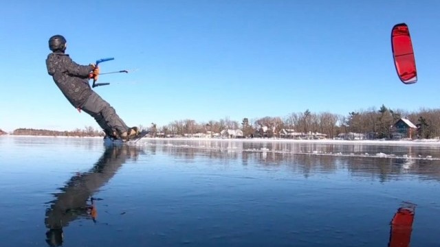 Switchblade Ice Kiting - Ozone Kites - Kiteboardonice - Snowkite - Kitesurfing - Kiteboarding - Kit