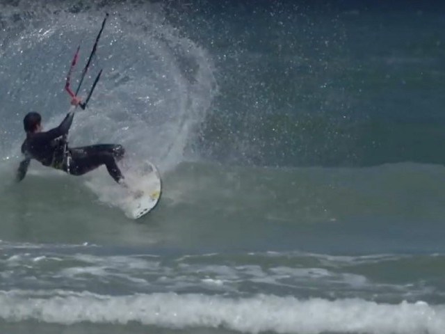Kitesurfing How-to: Carving Turns Introduction