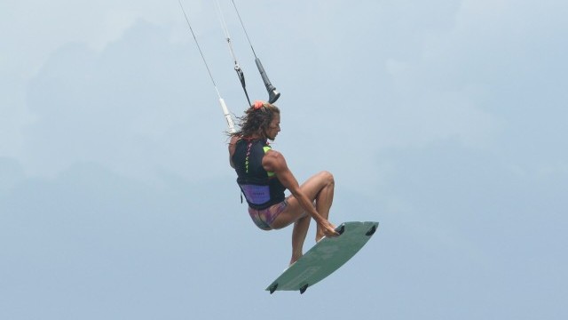 Kitesurfing Technique - Front Roll Tail Grab