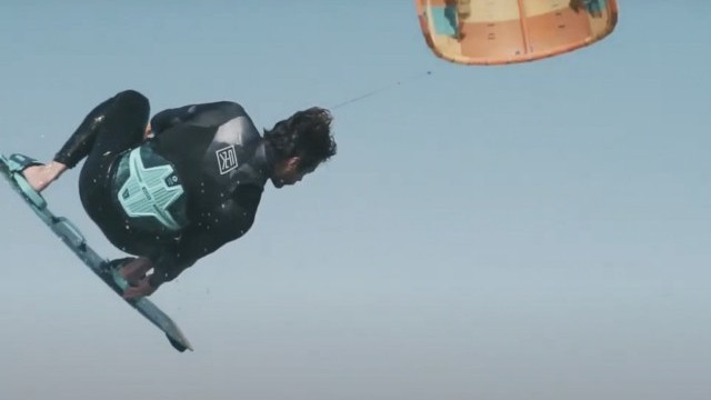 How to Back Roll Kite Loop - Tricks of the Trade with Tom Court