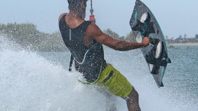 Kitesurfing Technique - Barefoot Water Ski