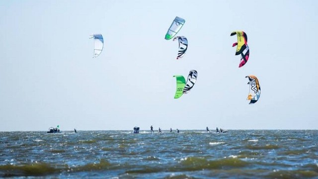 Lake and Boenniger take charge of the Slalom at Beetle kitesurf World Cup
