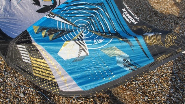 Kitesurfing Reviews - Blade Kiteboarding Trigger 9m 2012