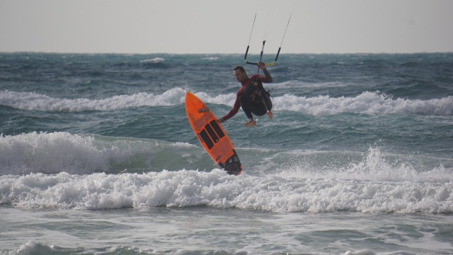 Kitesurfing Travel Guides - Tel Aviv