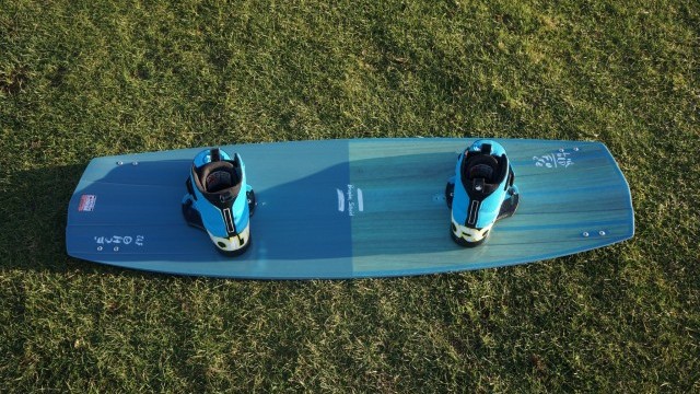 Kitesurfing Reviews - Liquid Force Kites Echo 142 x 42.5cm 2018