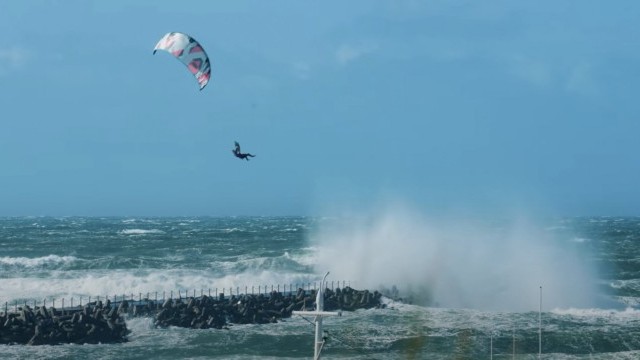 The CRAZIEST COMPETITION in KITESURFING (Cold Hawaii Games 2022) - World Of Whaley³ - Episode 17