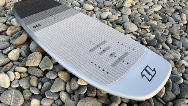 Kitesurfing Reviews - North Kiteboarding Scoop Mini 110 x 45cm 2023