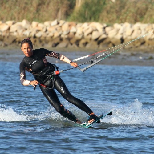 Twin Tip Heel to Toe Carve with Downloop Kitesurfing Technique