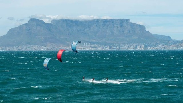 World’s Best Kiteboarders Descend On Cape Town