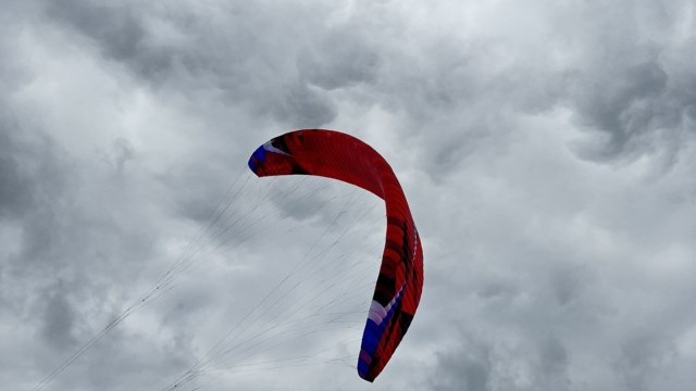 Kitesurfing Reviews - Airwave Kiteboarding Vida 15m 2024