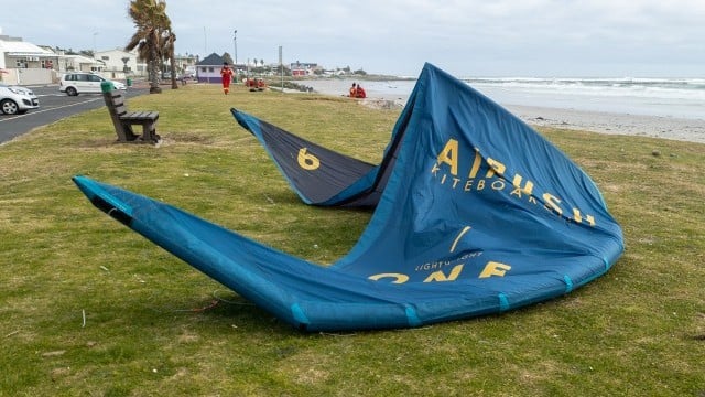 Kitesurfing Reviews - Airush One V2 9m 2022