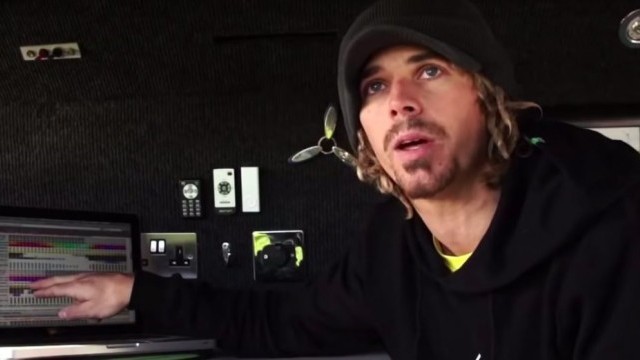 The Man that Touched the Sky | Kitesurfing Documentary Film with Lewis Crathern