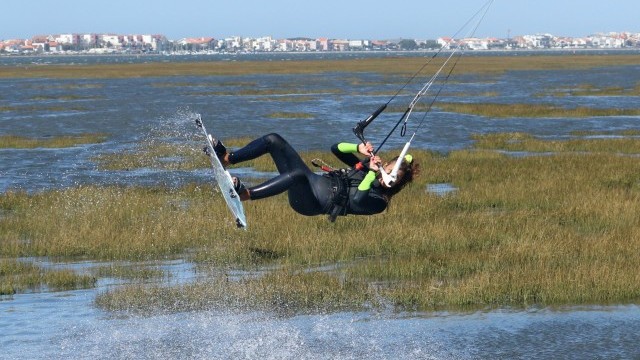 Kitesurfing Technique - Popped Back Roll