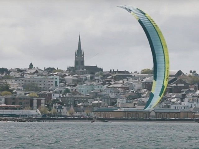 NEW WORLD RECORD Kiting around the Isle of Wight