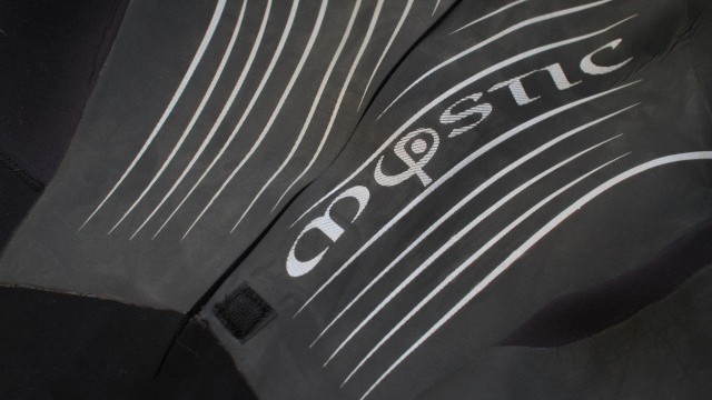 Kitesurfing Reviews - Mystic Crossfire 6/5/4mm 2013