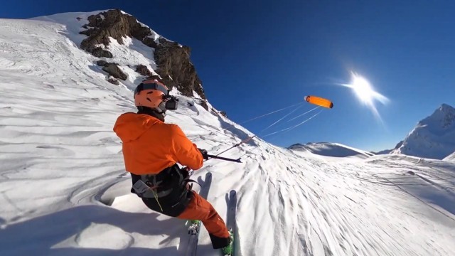 Perfect Snowkiteday at the Berninapass in Switzerland