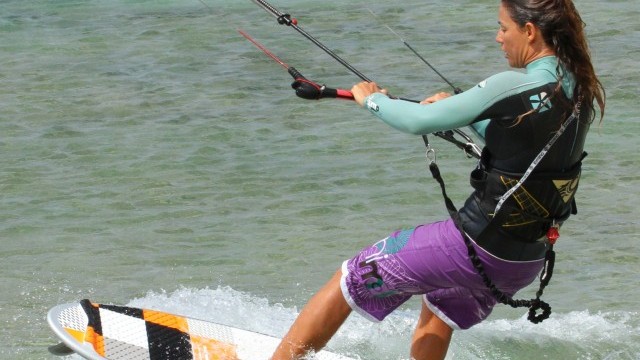 Kitesurfing Technique - Fin First Beach Start