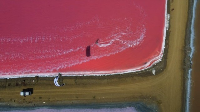 Kitesurfing in Salinas De Pampatar ( Pink Saline) | Ricardo Campello