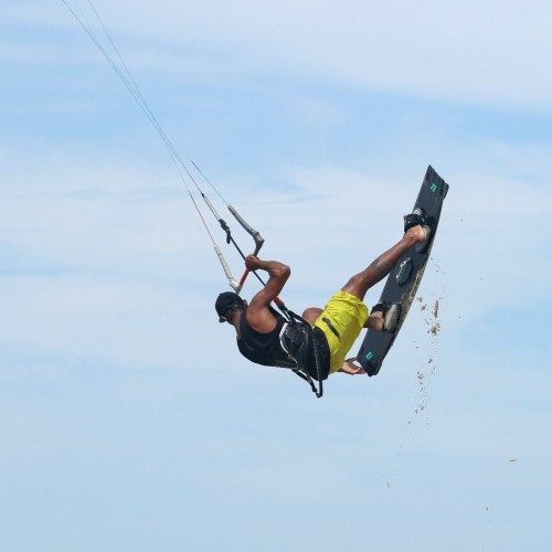 Beach Start Back Roll Grab Kitesurfing Technique