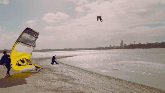 The Leading Edge - Kite surfers of the gusty city