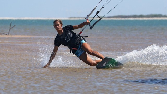 Kitesurfing Technique - Toe Side Hand Drag