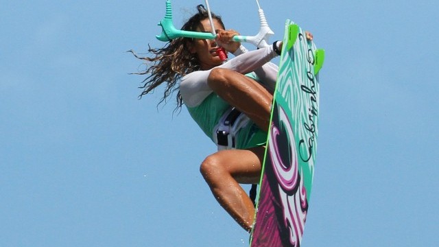 Kitesurfing Technique - Nose Grab Front Loop
