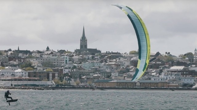 NEW WORLD RECORD Kiting around the Isle of Wight