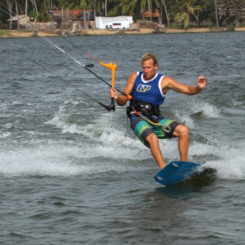 Toe to Heel Spray Carve Kitesurfing Technique