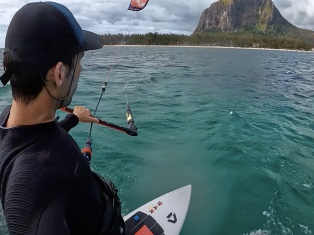 Kitesurfing and Wingsurfing in Mauritius in 4K