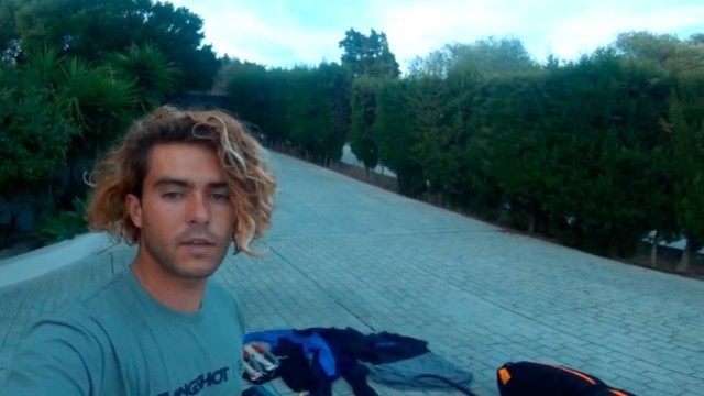 How to #1: Pack your strapless boardbag - PABLO AMORES (SLINGSHOT, PROLIMIT)