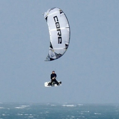 Cornwall Kitesurfing Holiday and Travel Guide