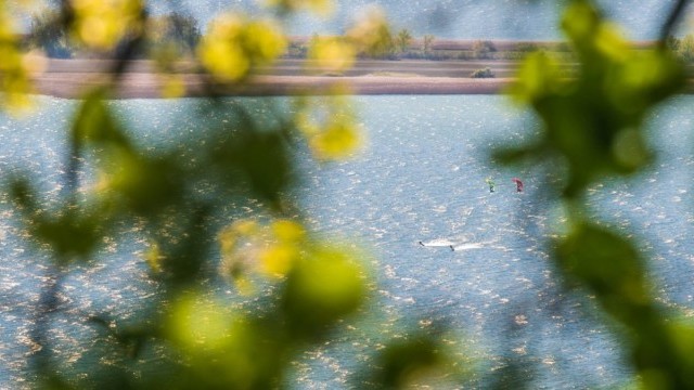 GIN KITEBOARDING Presents The ECO-BOARD