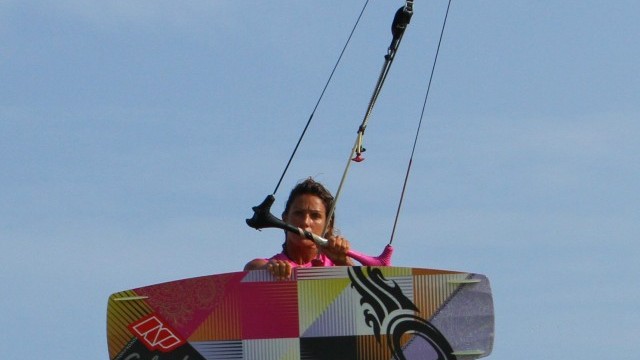 Kitesurfing Technique - Sent Back Loop Indy Grab