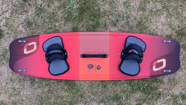 Kitesurfing Reviews - Ozone Code V4 138 x 41cm 2024